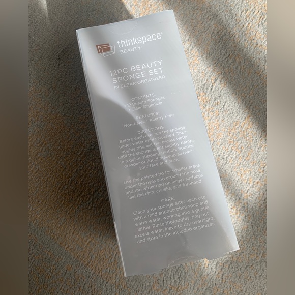 12 PC BEAUTY SPONGE SET NON
LATEX ALLERGY FREE IN CLEAR
ORGANIZER NEW IN BOX - Picture 2 of 2